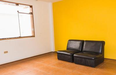 VENTA DE CASA EN LAS ACACIAS - URB. SANTA VICTORIA